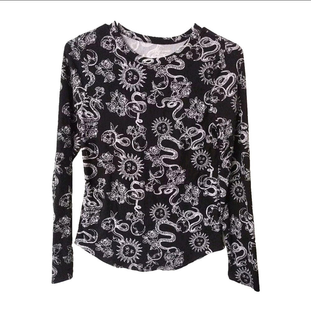 no Boundaries long sleeve ribbed top with all over design size med